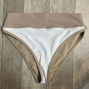 NWOT LainSnow Swimsuit Bottom Size M